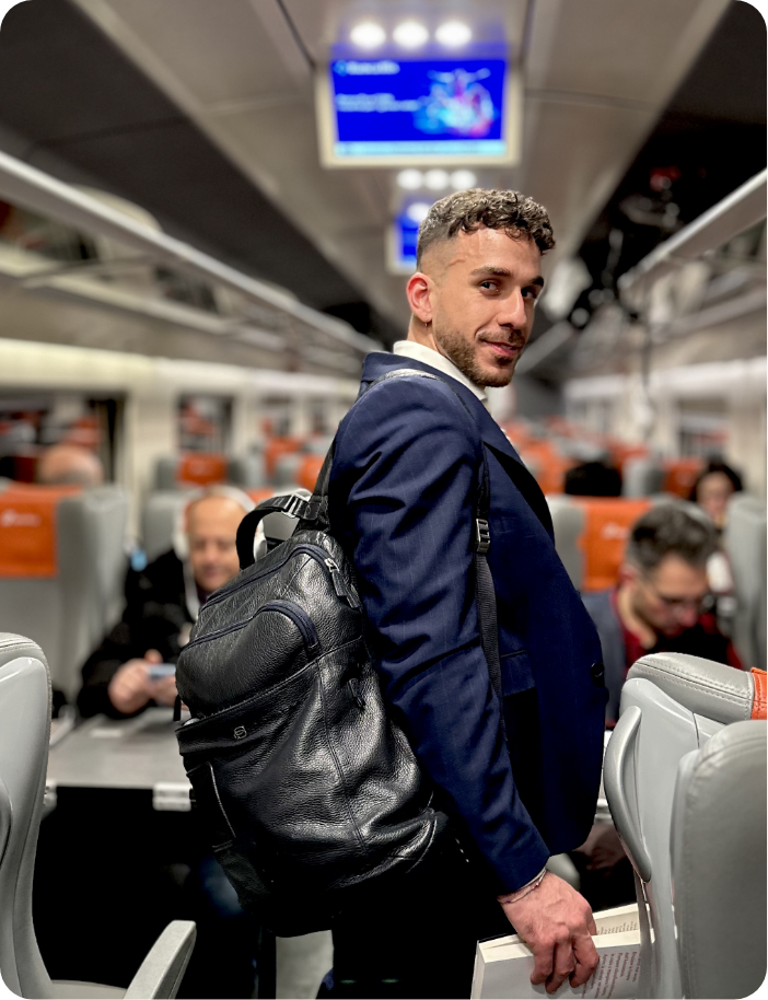 Emanuele Caramazza in treno